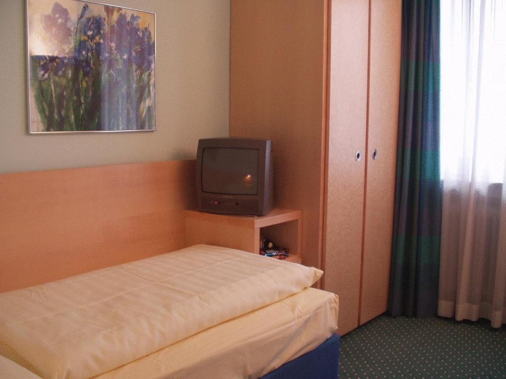 Hotel Konigswache München Rum bild